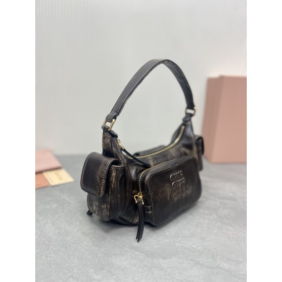 MIU MIU 5BC146: The Most Special Style Locomotive Bag